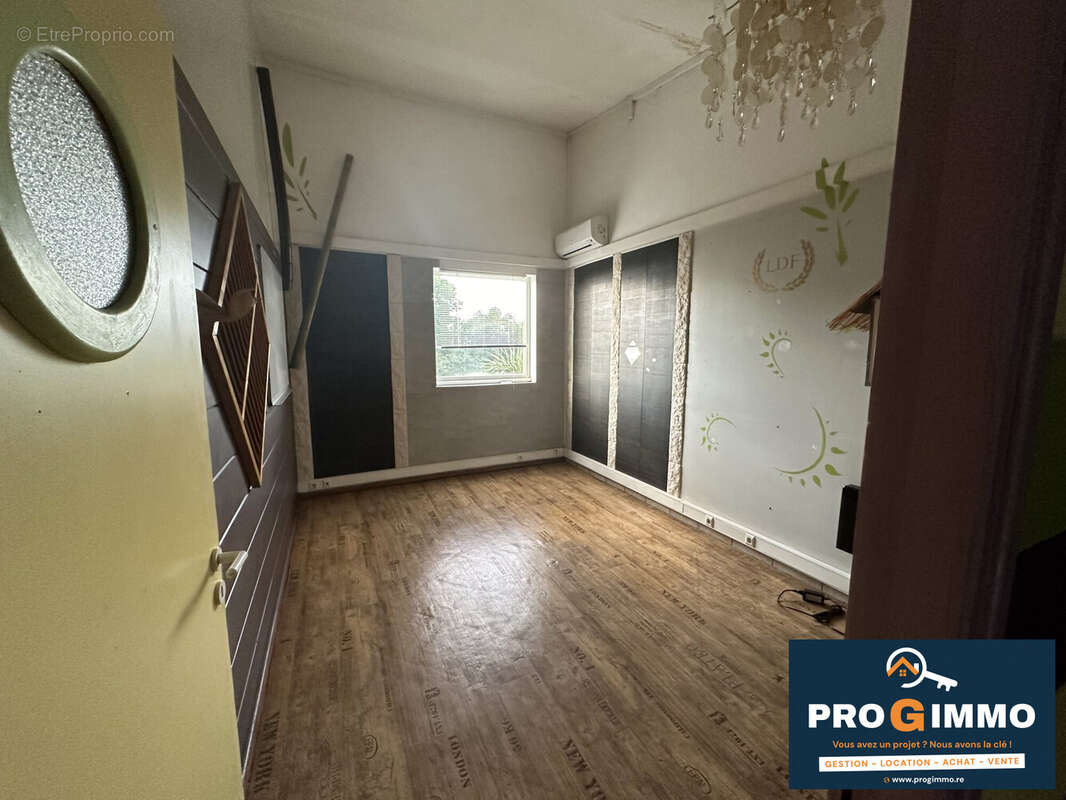 Commerce à LA POSSESSION