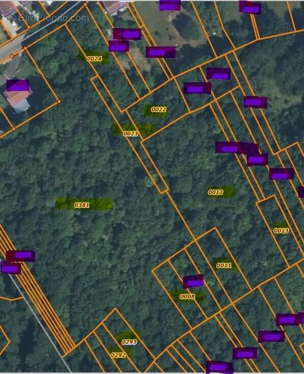 Terrain à SAINT-JULIEN-DU-SAULT