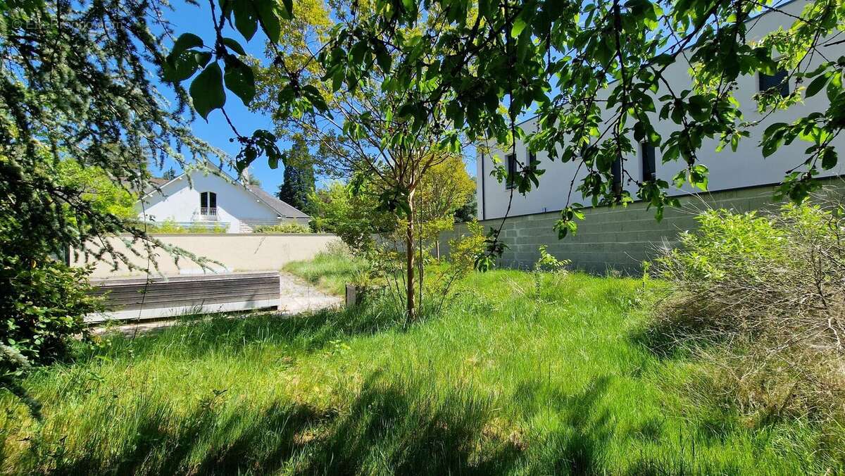 Terrain à BALLAN-MIRE