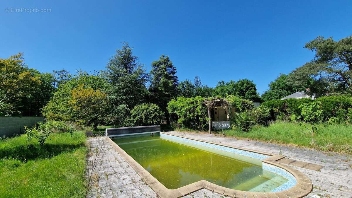 Terrain à BALLAN-MIRE