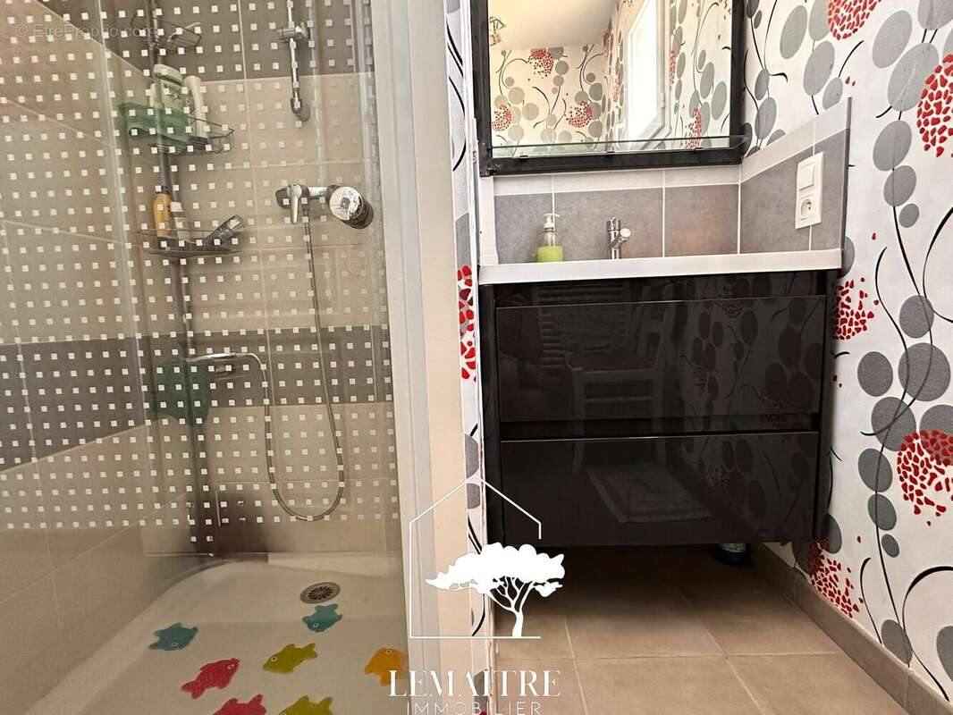 Maison à LES MATHES