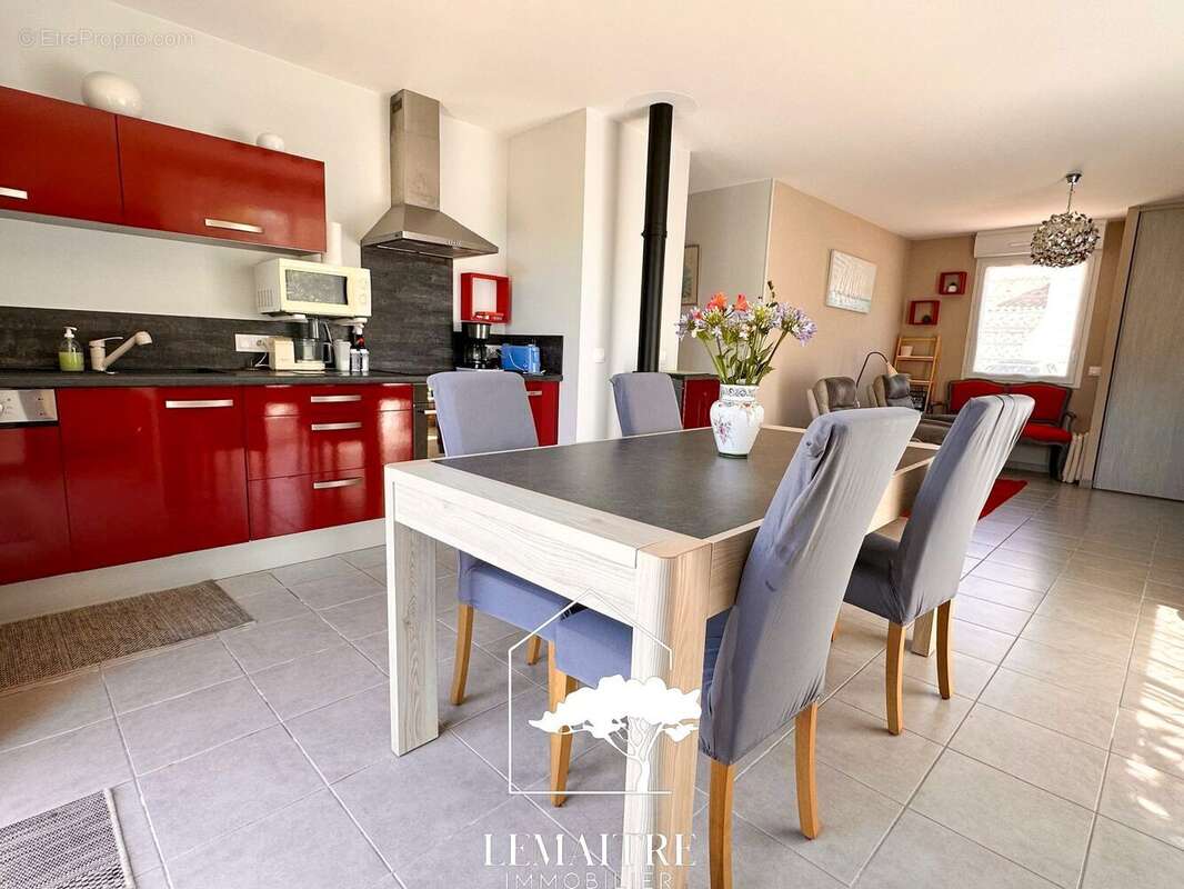 Maison à LES MATHES