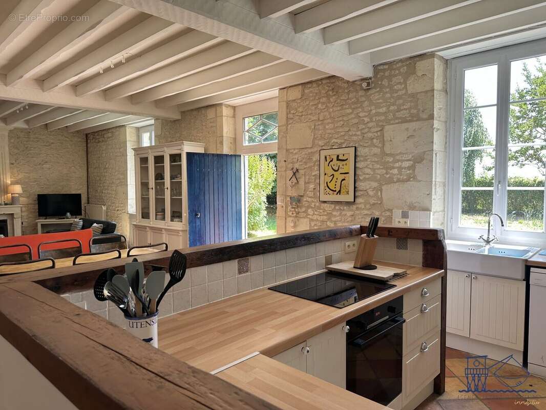 Maison à MORTAGNE-SUR-GIRONDE