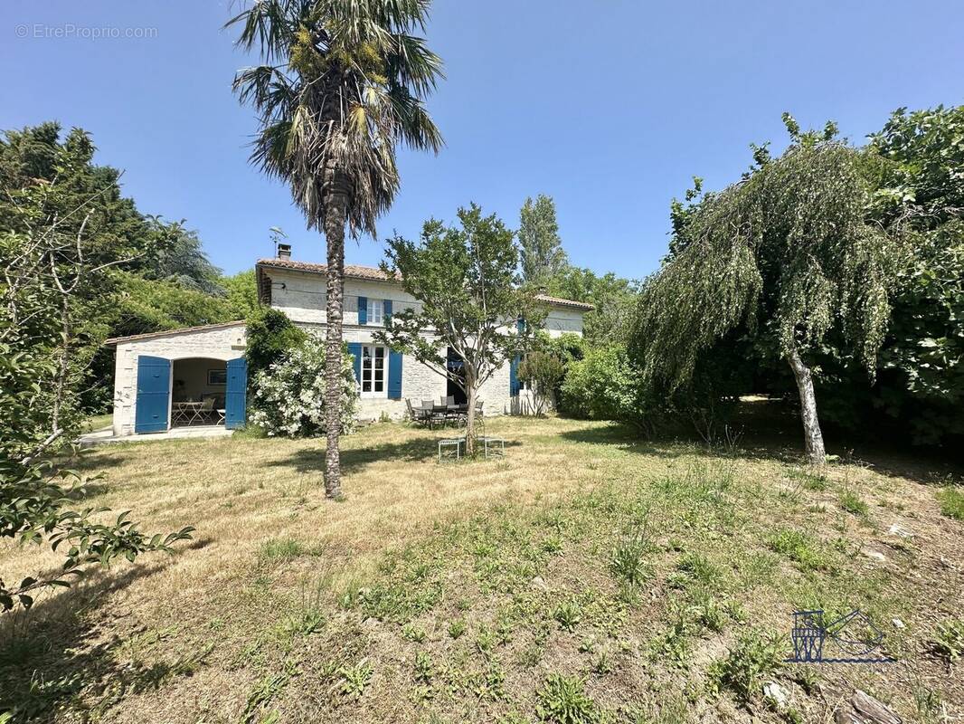 Maison à MORTAGNE-SUR-GIRONDE