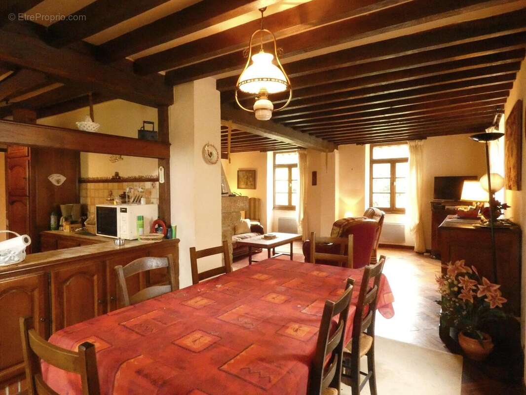 Maison à NEUVY-EN-SULLIAS