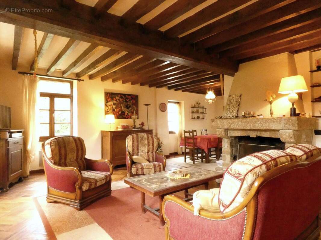 Maison à NEUVY-EN-SULLIAS