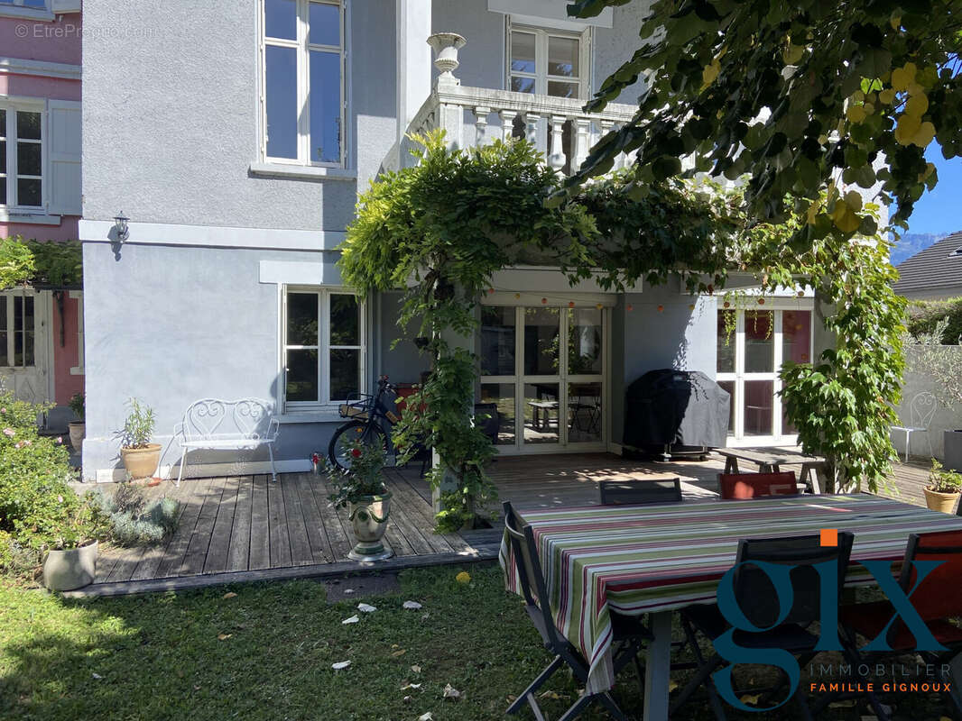 Maison à LA TRONCHE