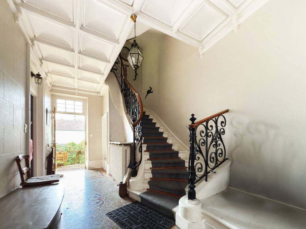 Hall immeuble - Maison à EPINAL