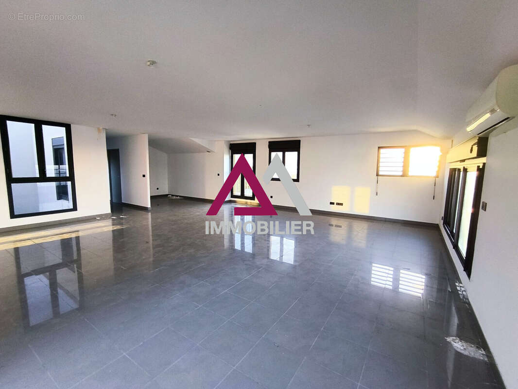 Appartement à SAINT-DENIS