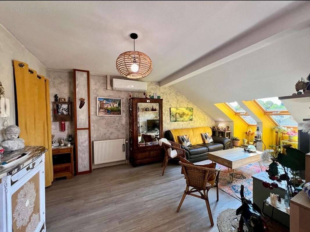 Appartement à PONT-DE-CHERUY