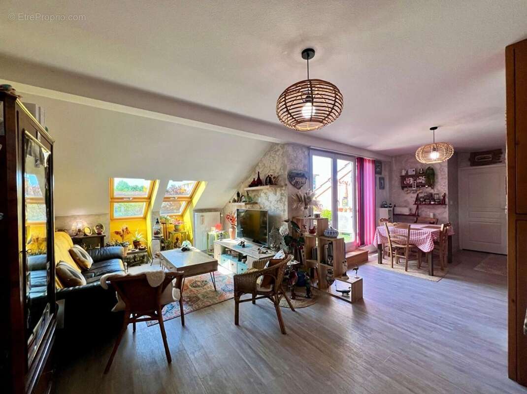 Appartement à PONT-DE-CHERUY