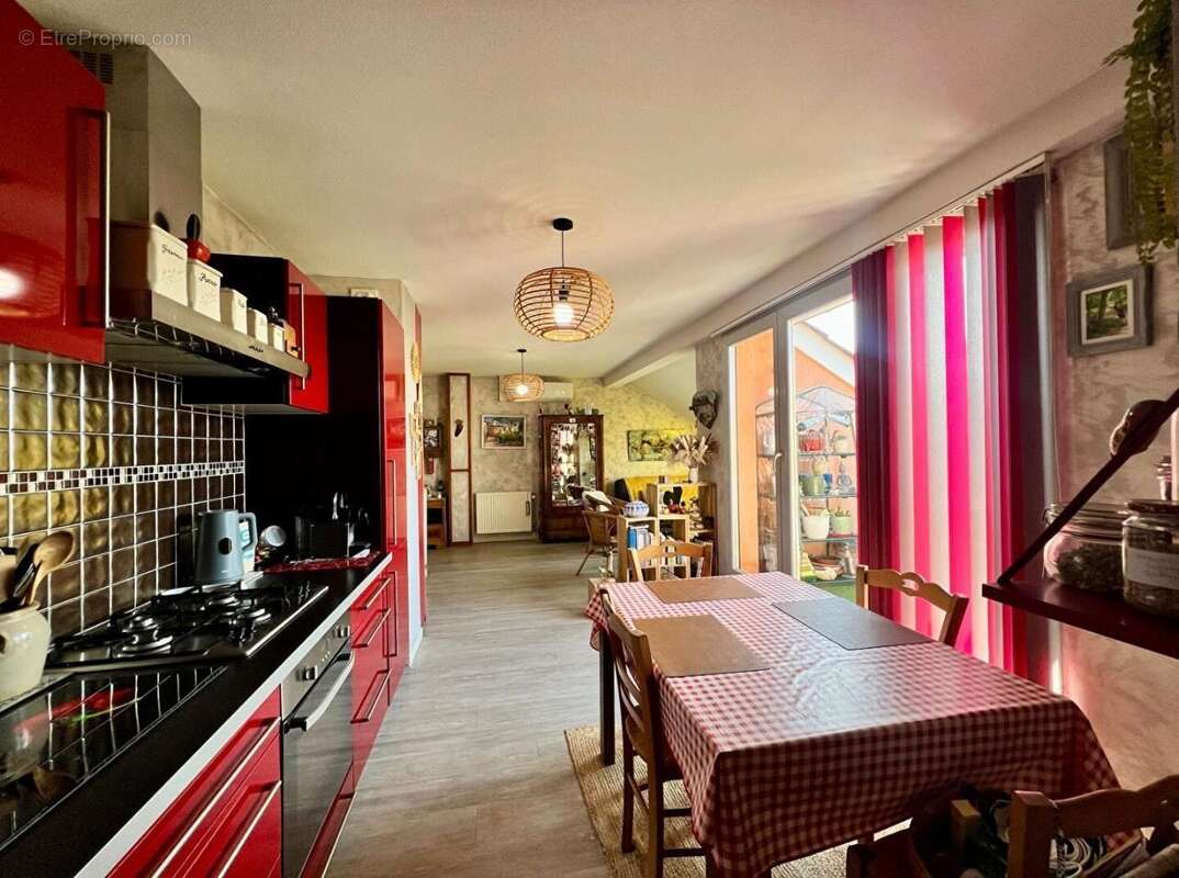 Appartement à PONT-DE-CHERUY