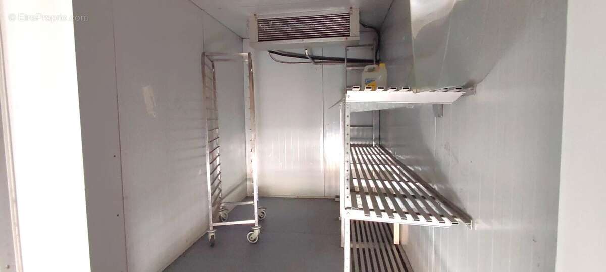 Commerce à LA LONDE-LES-MAURES