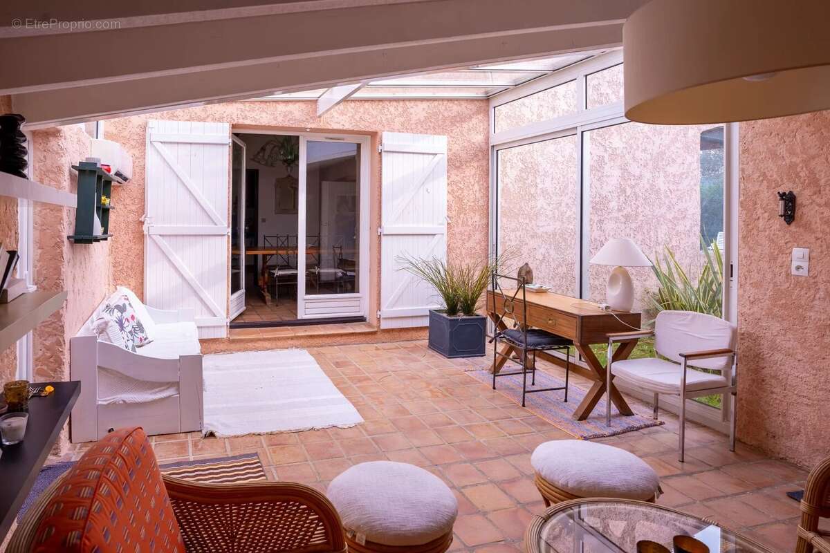 Maison à BORMES-LES-MIMOSAS