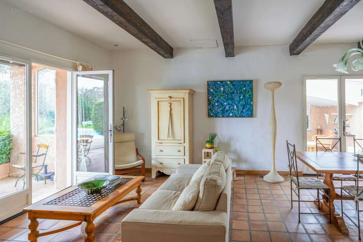 Maison à BORMES-LES-MIMOSAS