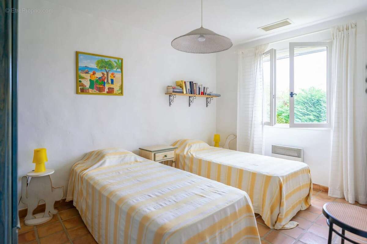 Maison à BORMES-LES-MIMOSAS