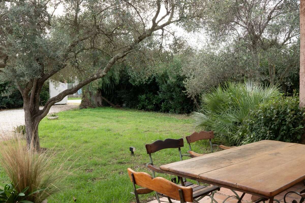 Maison à BORMES-LES-MIMOSAS