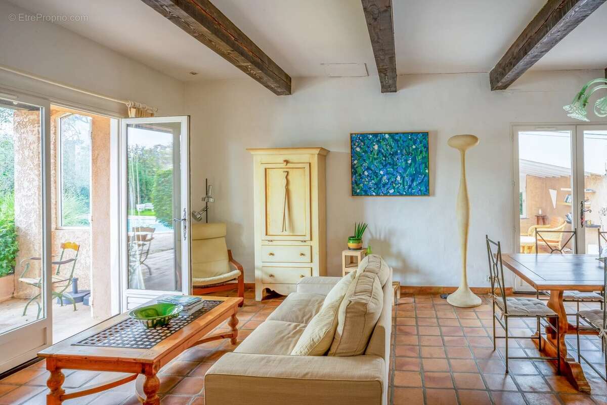 Maison à BORMES-LES-MIMOSAS