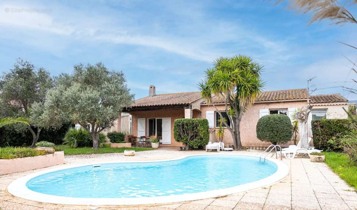 Maison à BORMES-LES-MIMOSAS