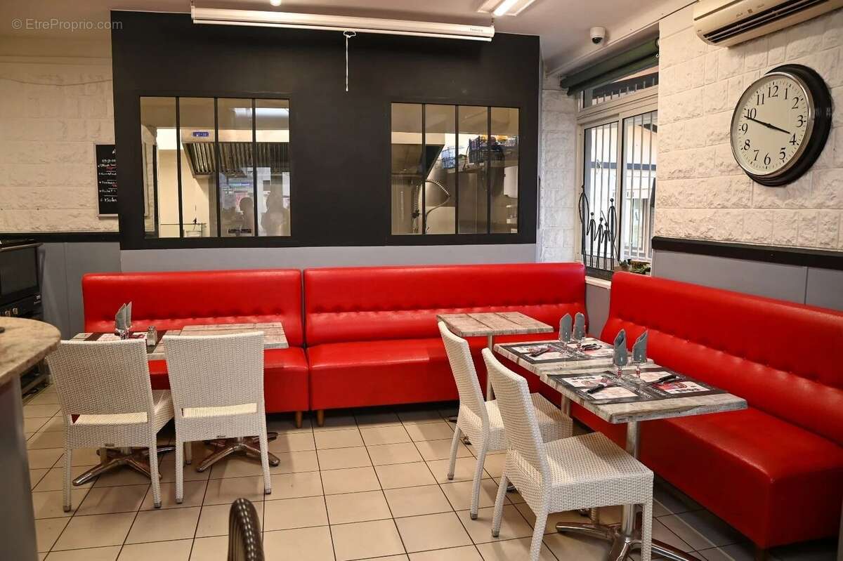 Commerce à LA LONDE-LES-MAURES