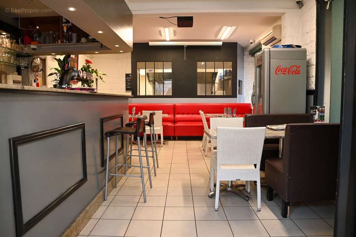 Commerce à LA LONDE-LES-MAURES