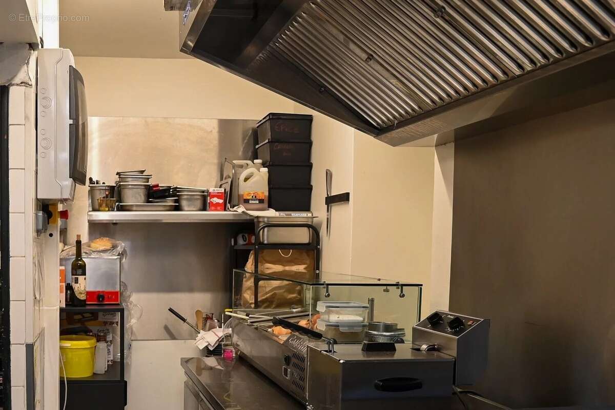 Commerce à LA LONDE-LES-MAURES