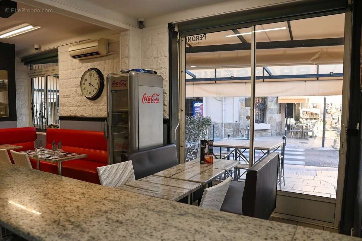 Commerce à LA LONDE-LES-MAURES