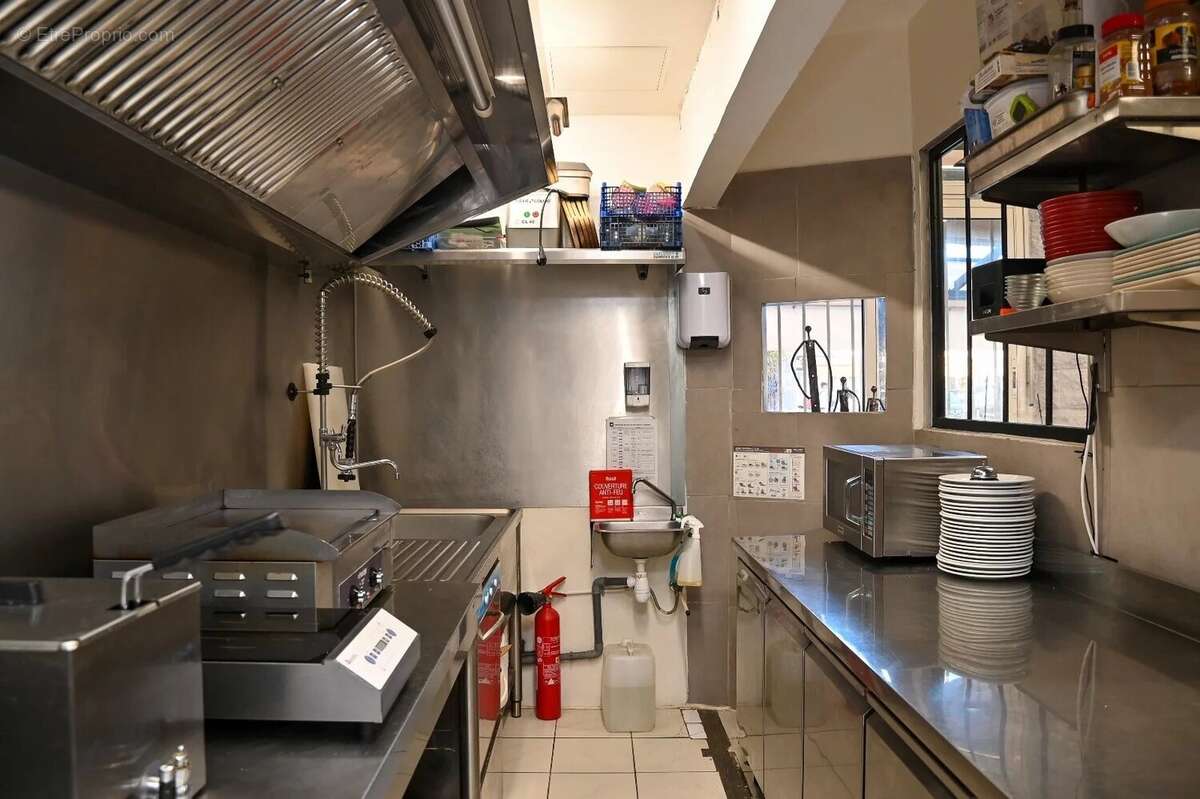 Commerce à LA LONDE-LES-MAURES