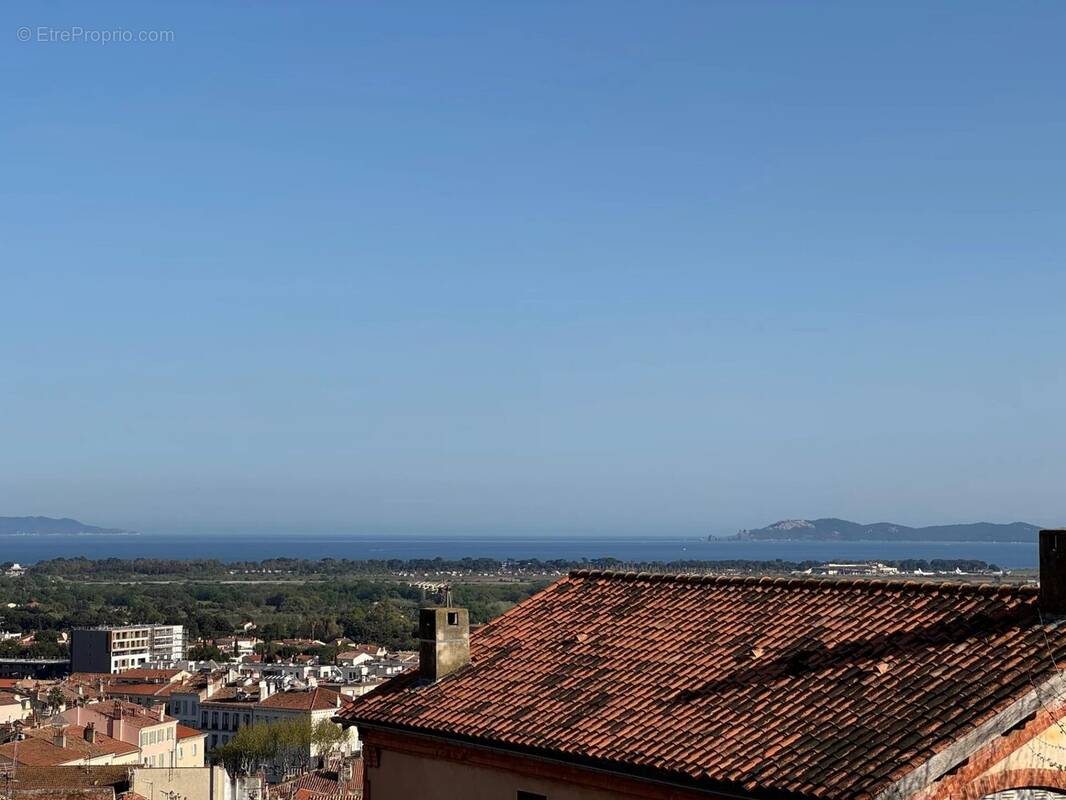 Appartement à HYERES
