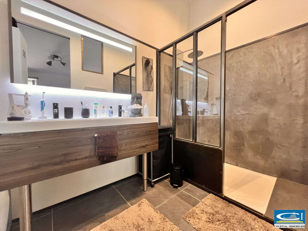 Appartement à TOURNON-SUR-RHONE