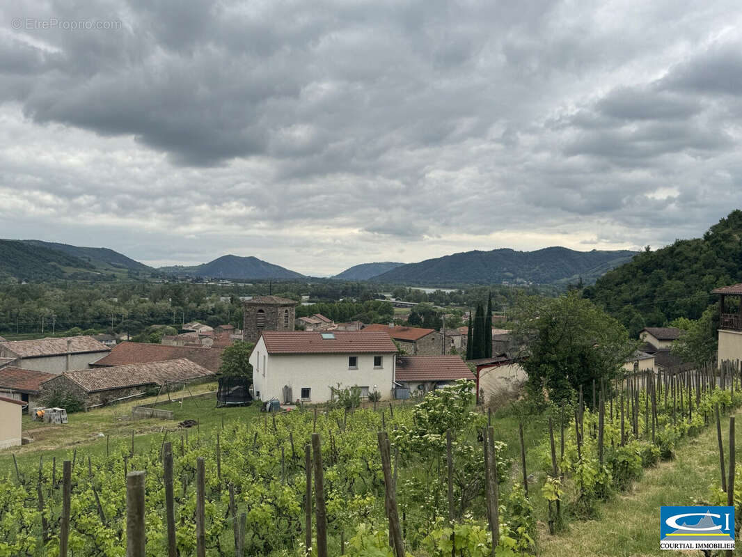 Terrain à ARRAS-SUR-RHONE