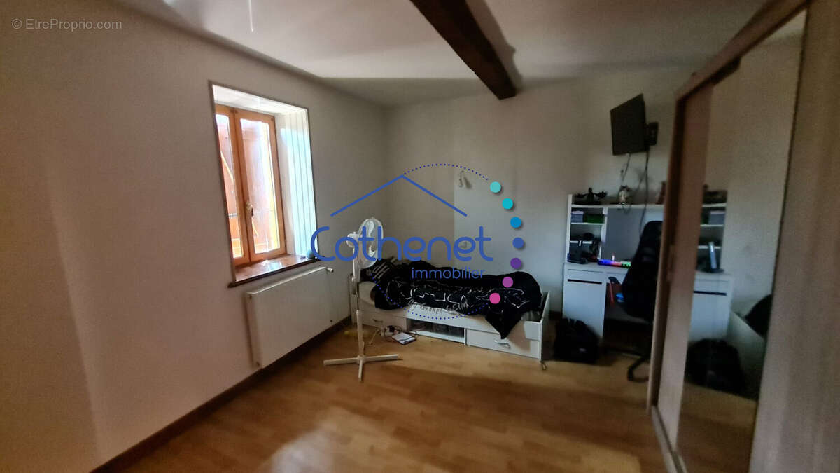 Maison à SAINT-HILAIRE-SOUS-CHARLIEU