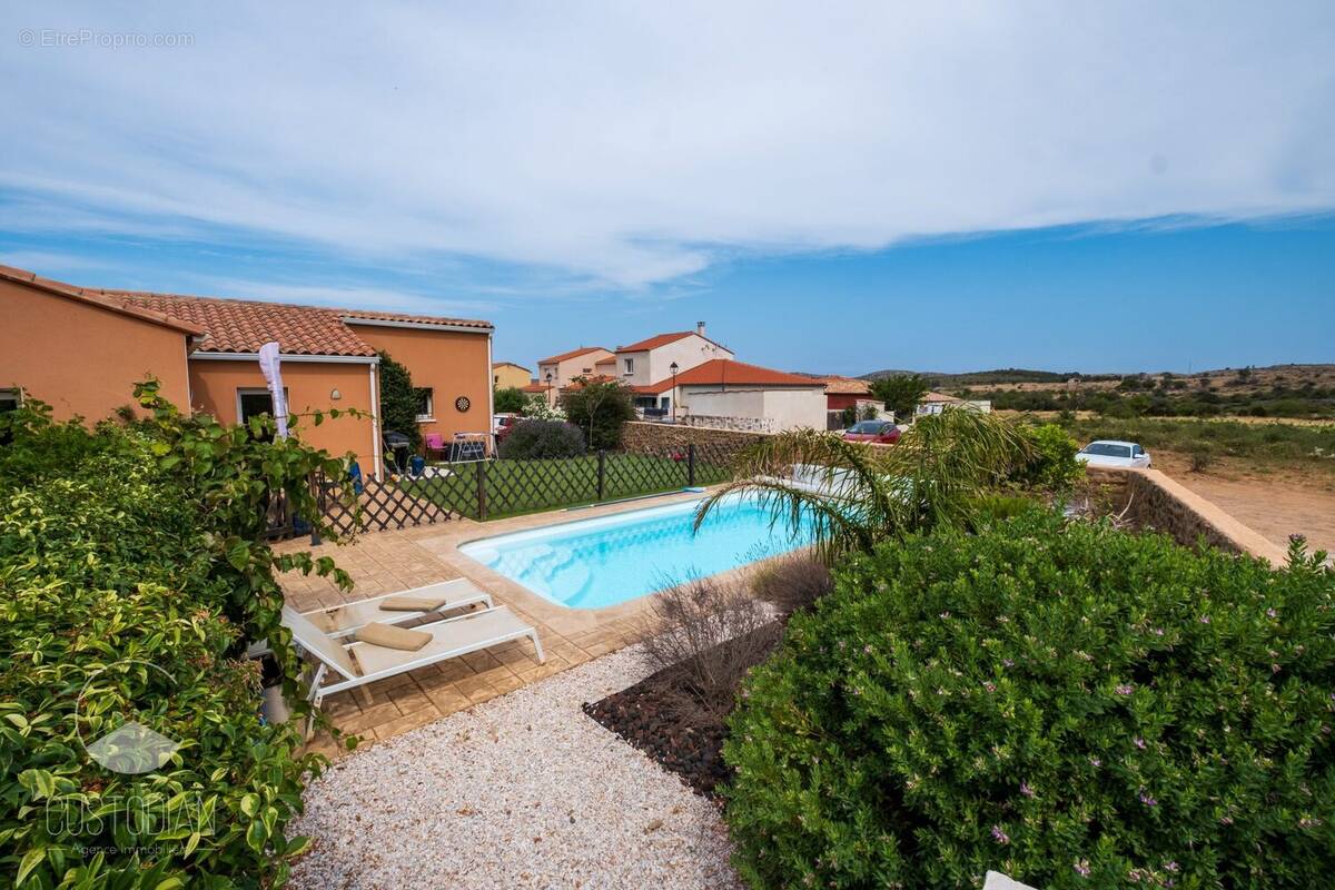 Maison à OPOUL-PERILLOS