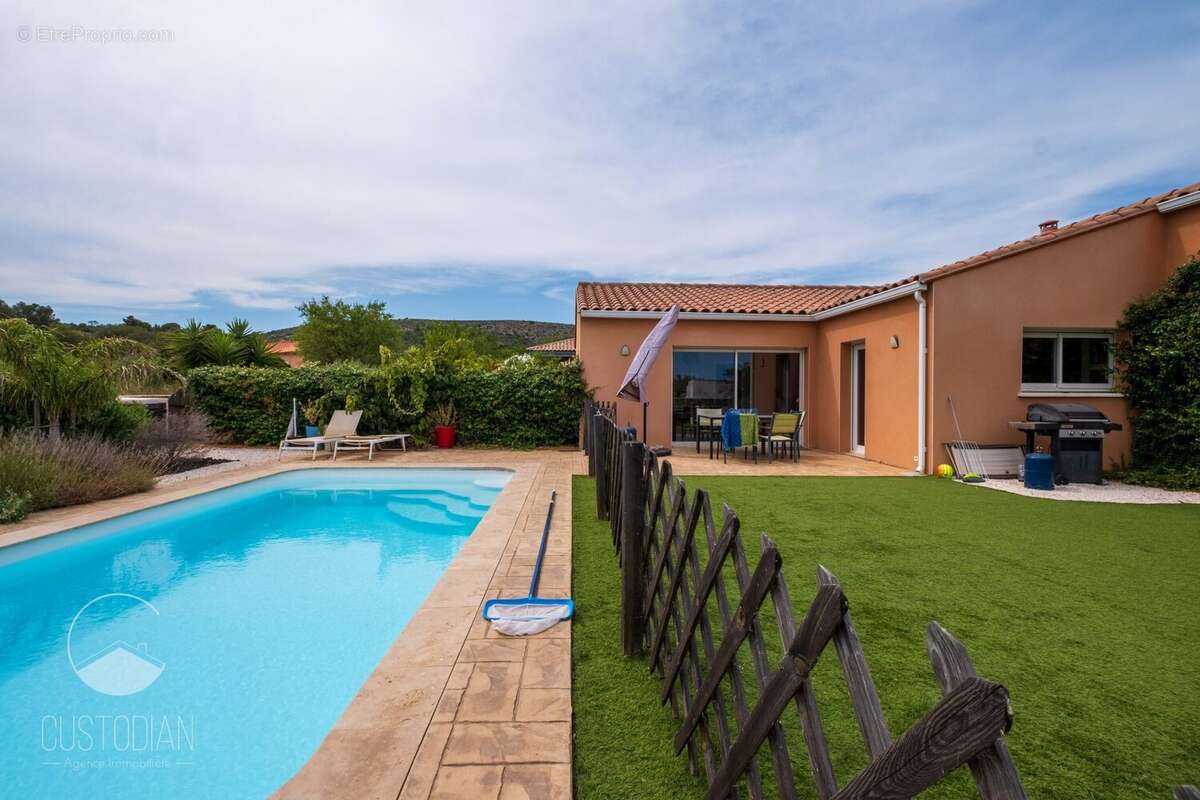 Maison à OPOUL-PERILLOS