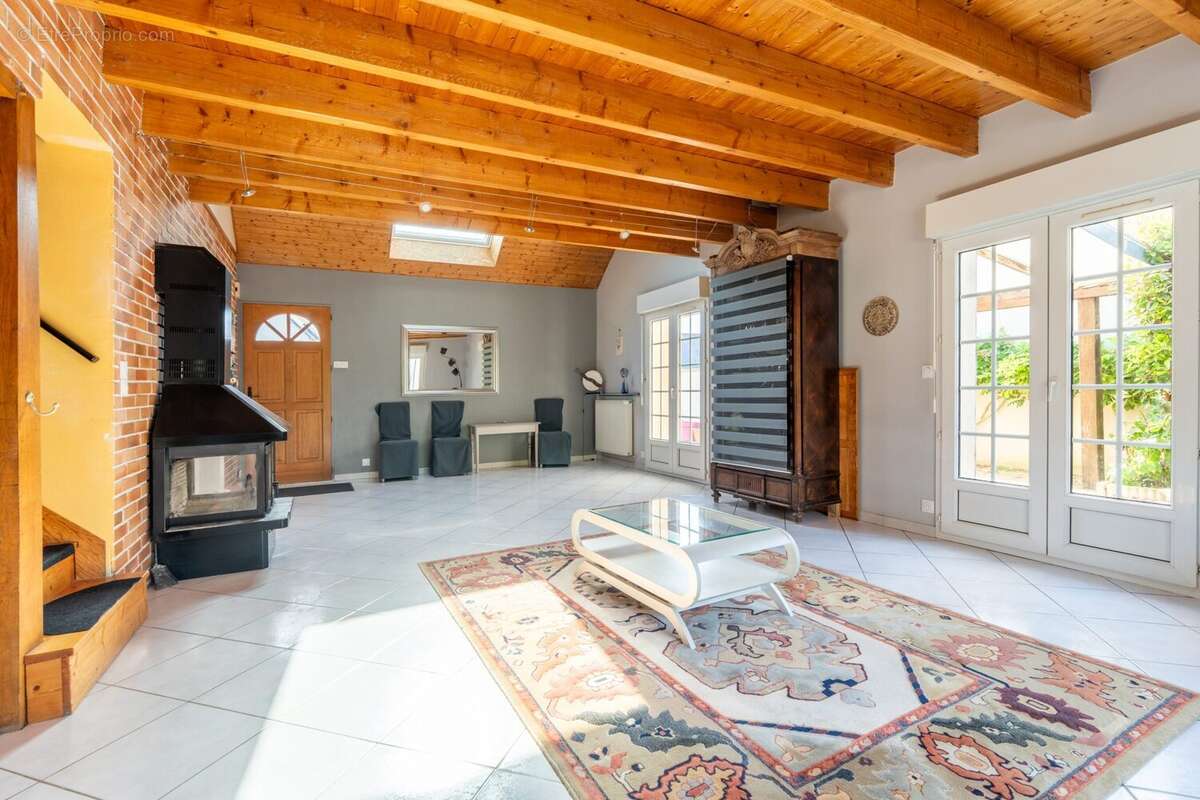 Séjour 40m²  - Maison à LUYNES