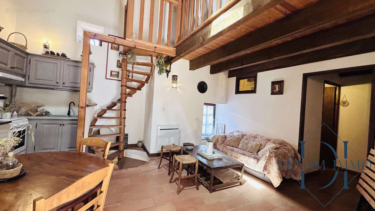 Maison à ALLEGRE-LES-FUMADES