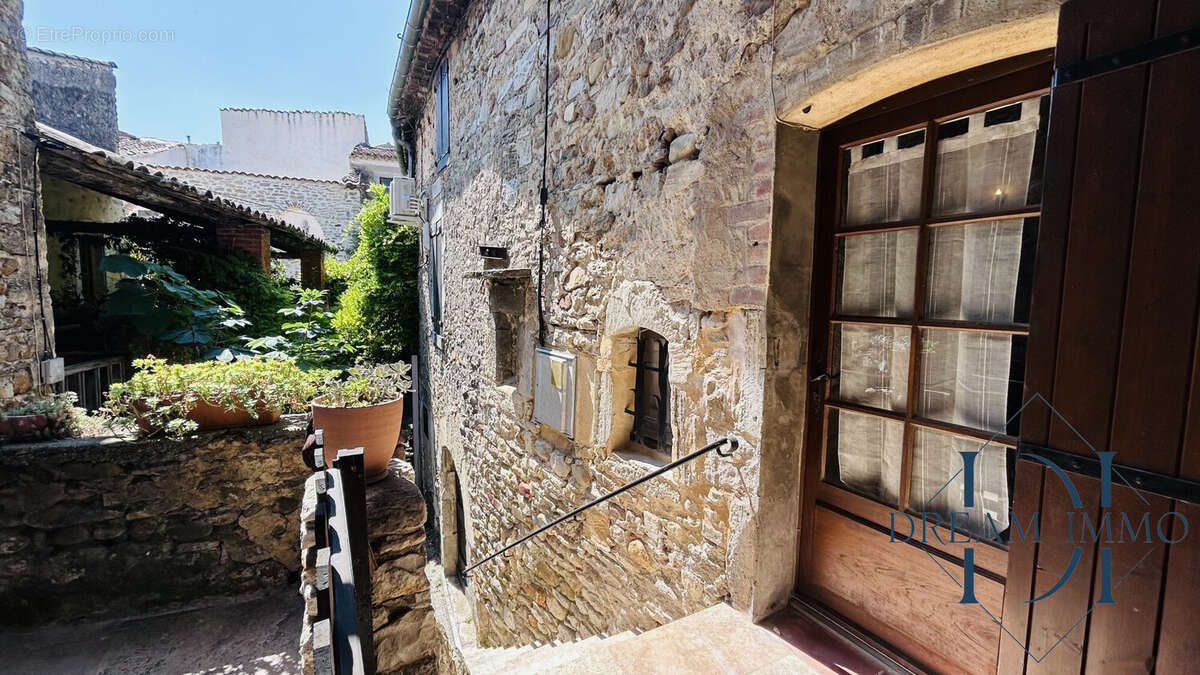 Maison à ALLEGRE-LES-FUMADES