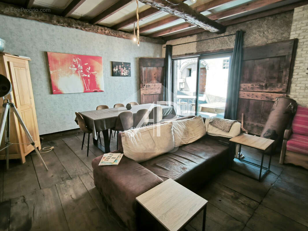 Maison à VILLAR-SAINT-PANCRACE