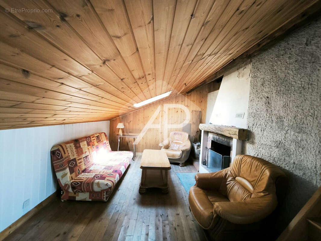 Maison à VILLAR-SAINT-PANCRACE