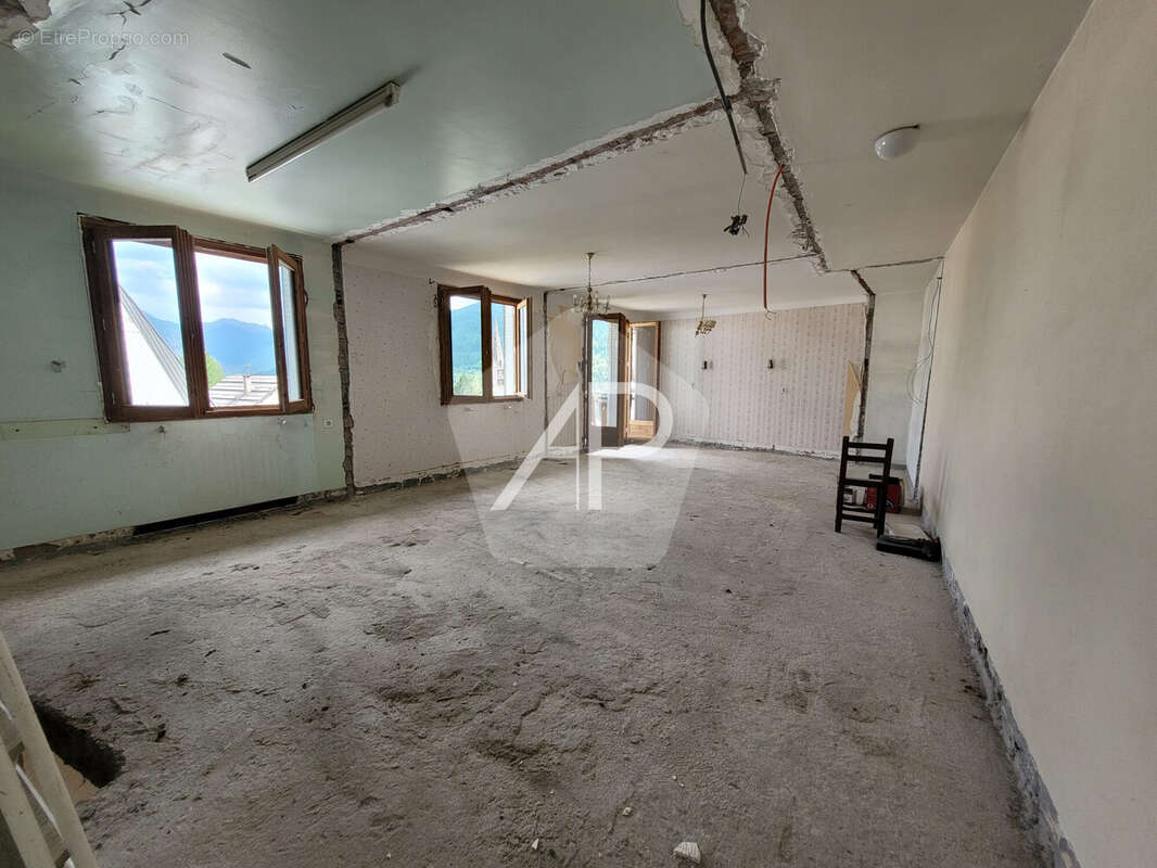 Maison à SAINT-CHAFFREY