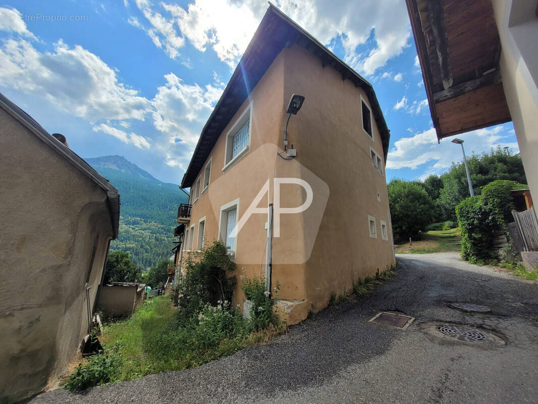 Maison à SAINT-CHAFFREY