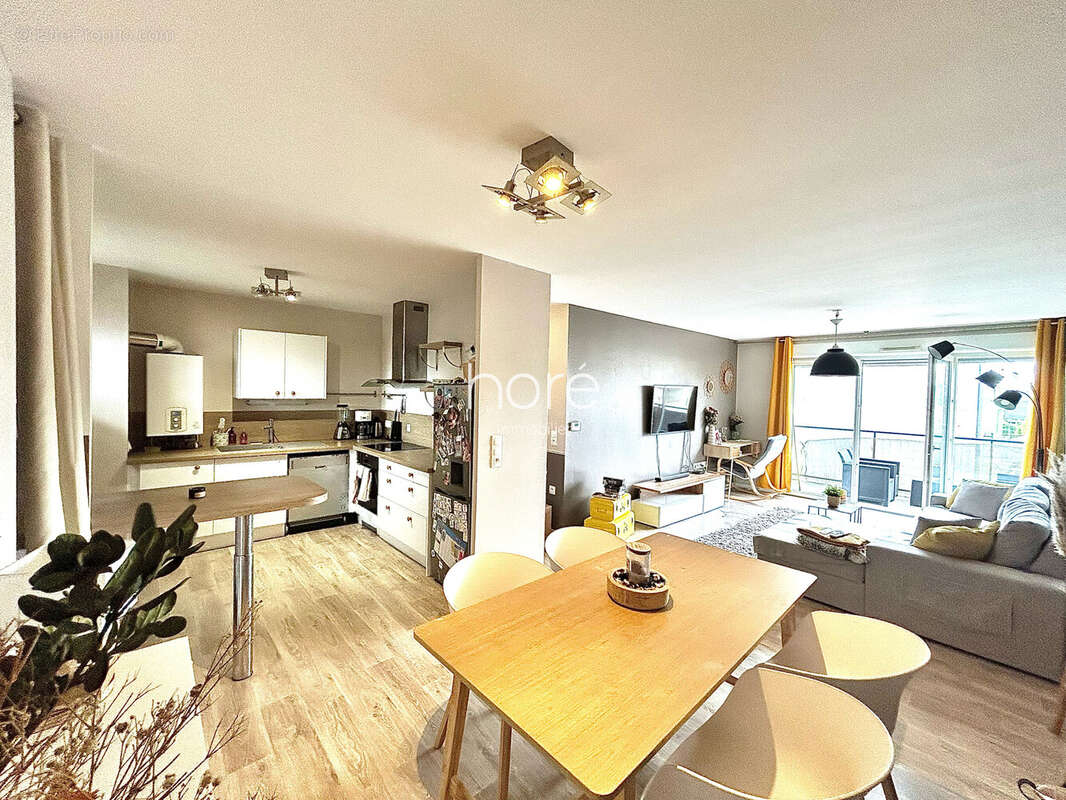 Appartement à COLOMBELLES