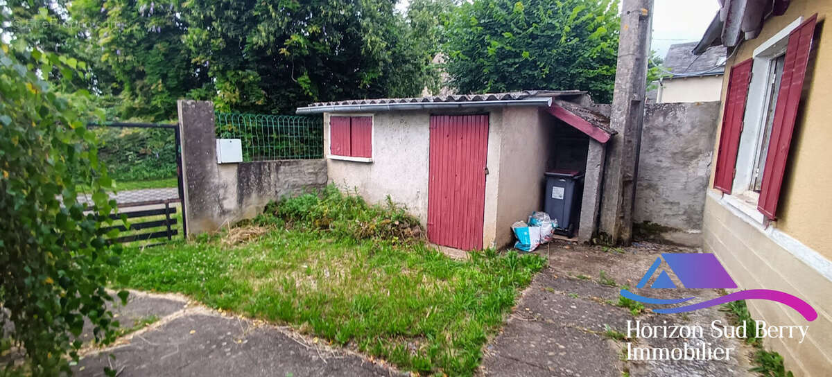 déendance - Maison à LA CHATRE