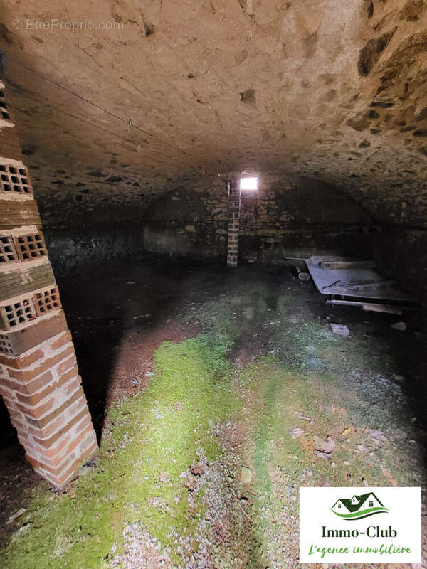 Maison à MONTIGNY-EN-MORVAN