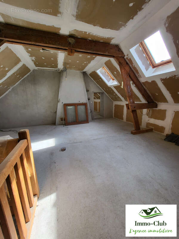 Maison à MONTIGNY-EN-MORVAN