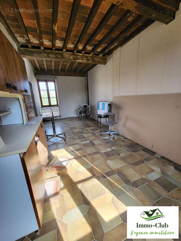 Maison à MONTIGNY-EN-MORVAN