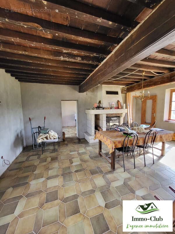 Maison à MONTIGNY-EN-MORVAN