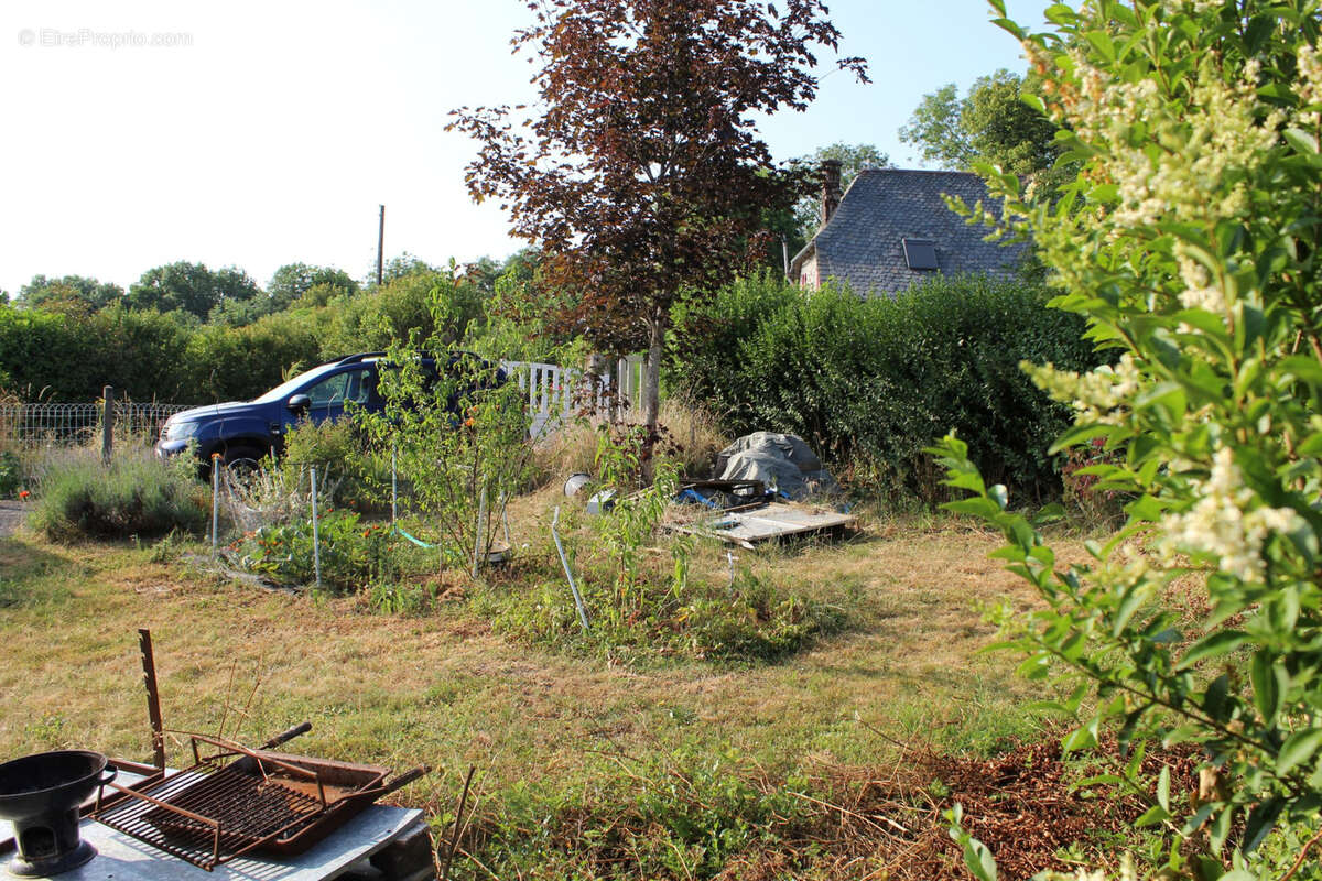Maison à ANGLARDS-DE-SALERS