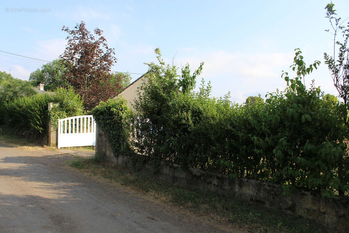 Maison à ANGLARDS-DE-SALERS