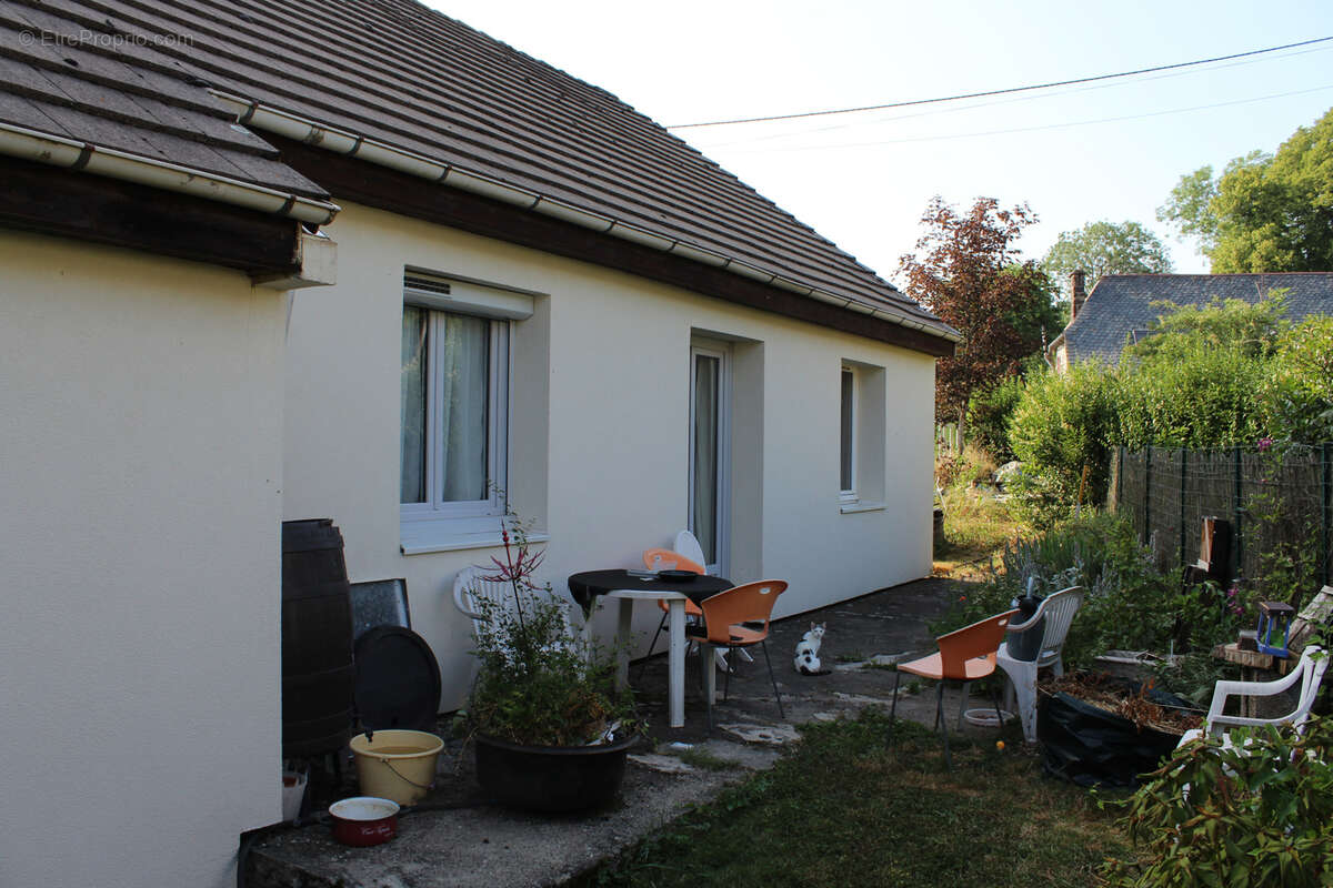 Maison à ANGLARDS-DE-SALERS